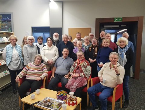 Hress og kátur hópur á ljósmyndafundi veturinn 2024.